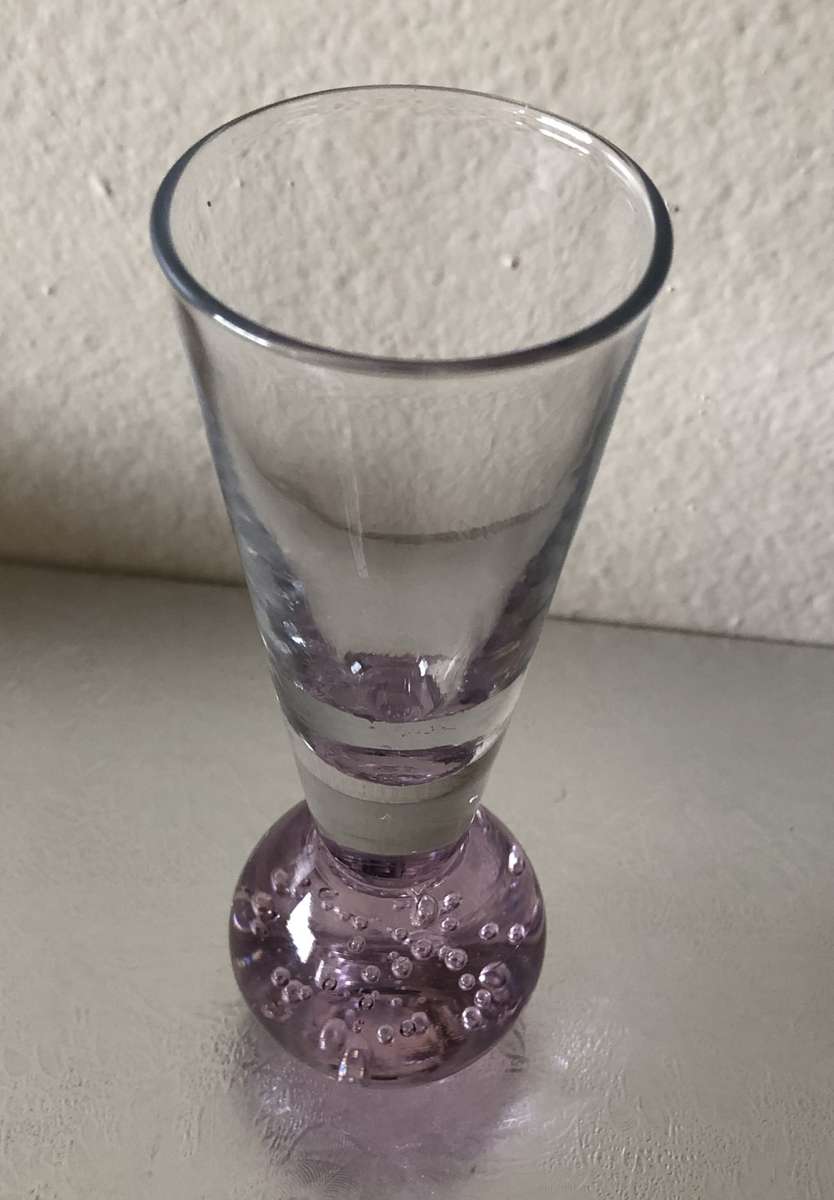 RARE VINTAGE SWEDISH PINK GLASS BUD VASE WITH BUBBLES IN BASE