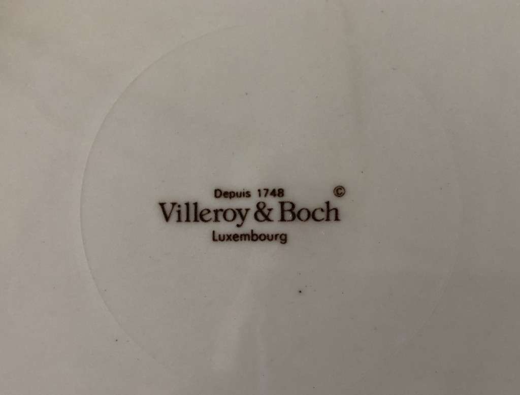 VINTAGE VILLEROY & BOCH - LUXEMBOURG (DEPUIS 1748) 19CM DECORATIVE PLATE