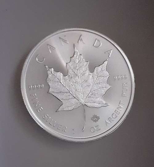 1 OZ ,999 FINE SILVER CANADIAN MAPLE LEAF 2020 COIN