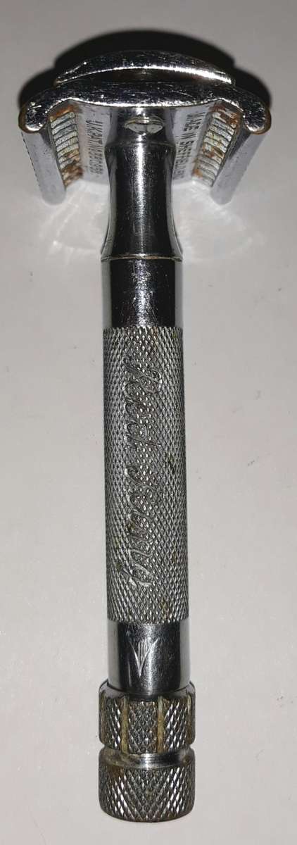 Vintage Eclipse Red Ring Safety Razor