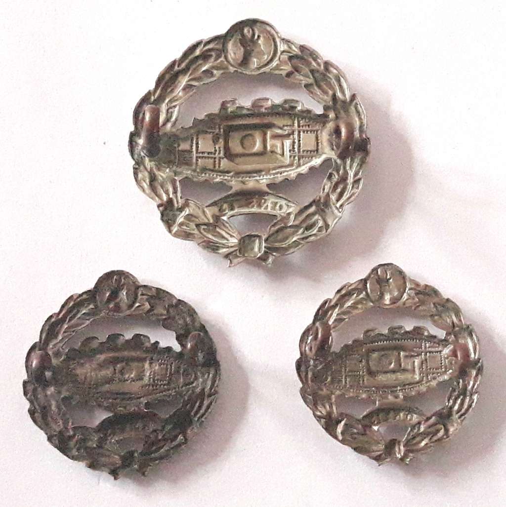 WW2 UDF South African Tank Corps Cap and Collar Badges