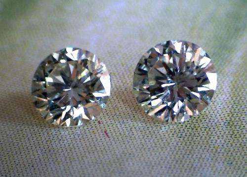 Beautiful engagement quality diamond pair 0.50ctw - VS2 - light champagne (C1) - for earrings