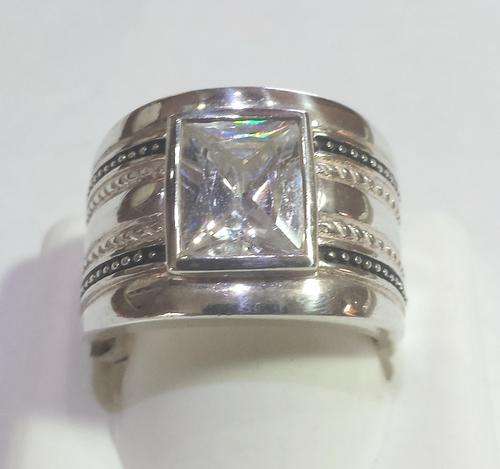*NEW*  BULKY * 925 STERLING SILVER RING WITH CUBIC ZIRCONIA STONES