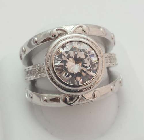 Beautiful Sterling Silver Ring with Cubic Zirconia Stone