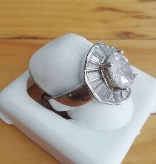 *New* 925 sterling silver ring with  cubic zirconia stones