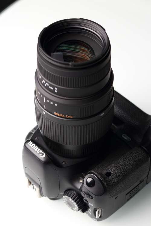 Canon EOS 550d including 70-300mm Sigma Lens and Battery Grip