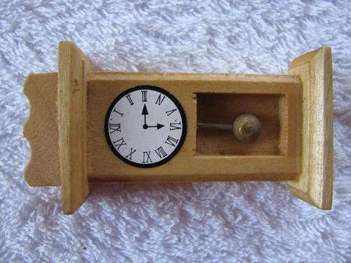 PI NE MANTLE CLOCK