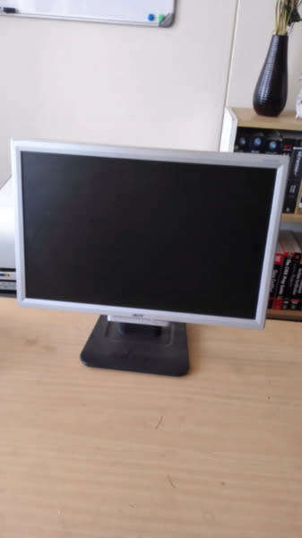 Used Computer Flat Monitors x10