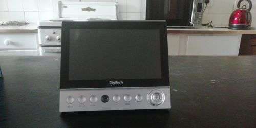 Digitech CCTV 7` LCD Monitor and Camera Kit