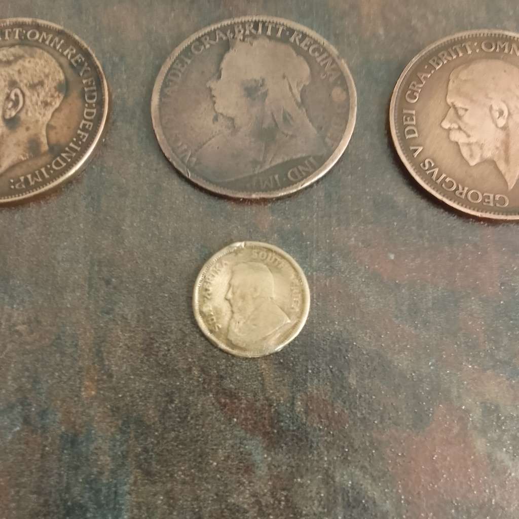 Collectable one penny coins 1/10oz  Krugerrand coin and one USD banknote