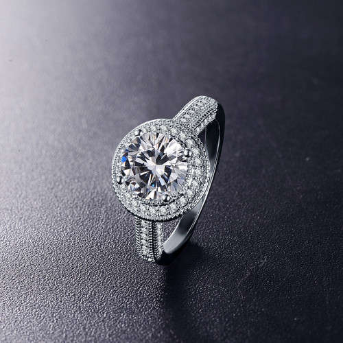 **ABSOLUTELY STUNNING**REAL PLATINUM PLATED RING SIZE 7/17.3MM