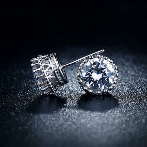 **ABSOLUTELY BEAUTIFUL** WHITE GOLD PLATED PLATED STUD EARRINGS