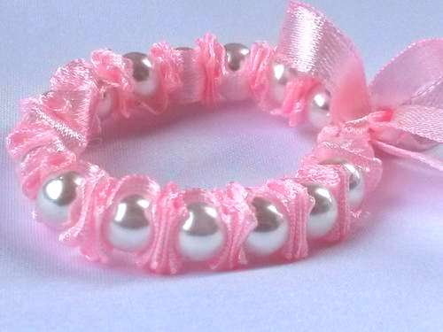 STRETCHY RIBBON & PEARL BRACELET