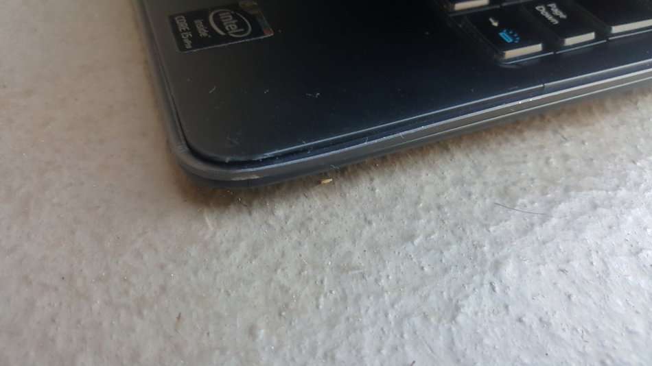 DELL LATITUDE E7240 4TH GENERATION CORE i5-4300U/12.5" SCREEN/ 4GB RAM/128GB SSD/WIN 10 PRO