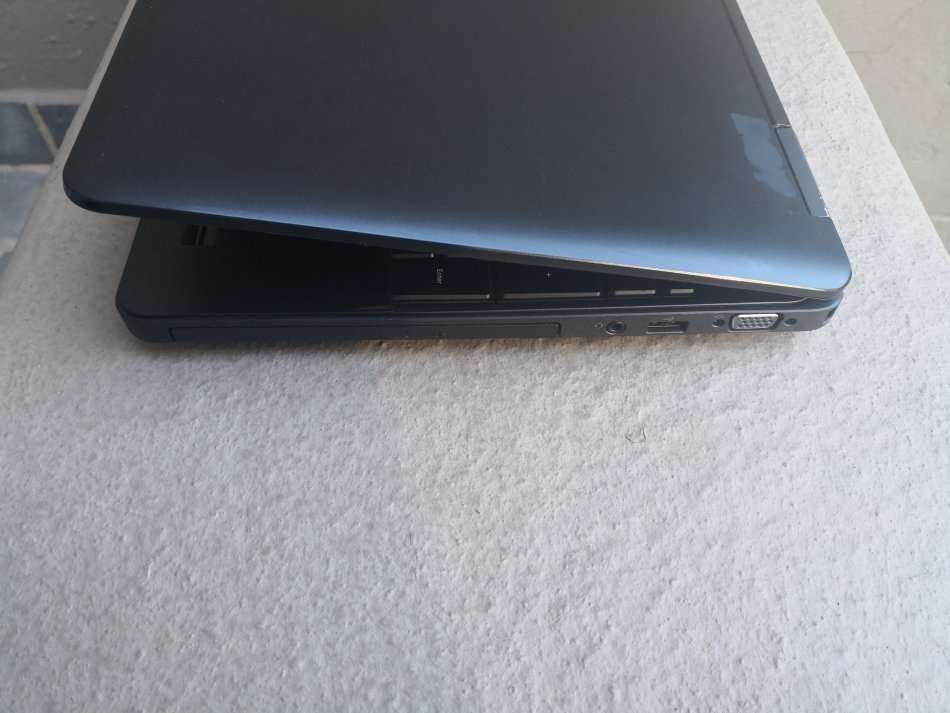 DELL LATITUDE E5540 4TH GENERATION CORE i7-4600U/15.6" FULL-HD/8GB RAM/500GB SSHD/2GB GRAPHICS/WIN10