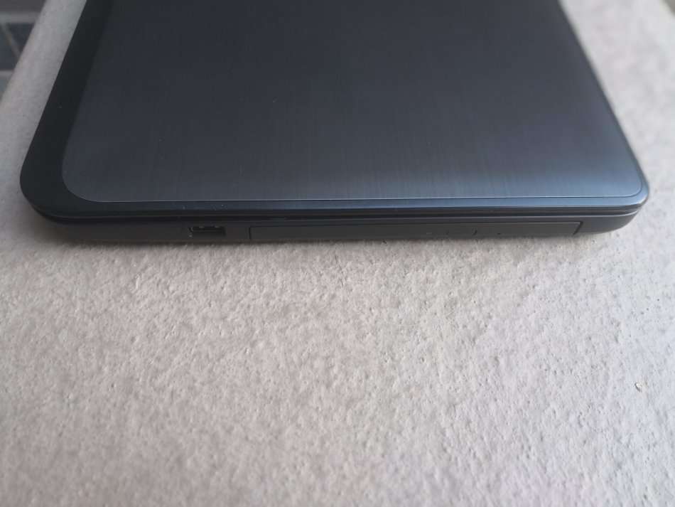 DELL LATITUDE 3440 4TH GENERATION CORE i5-4200U/14" SCREEN/ 4GB RAM/500GB HDD/WIN 8.1 PRO