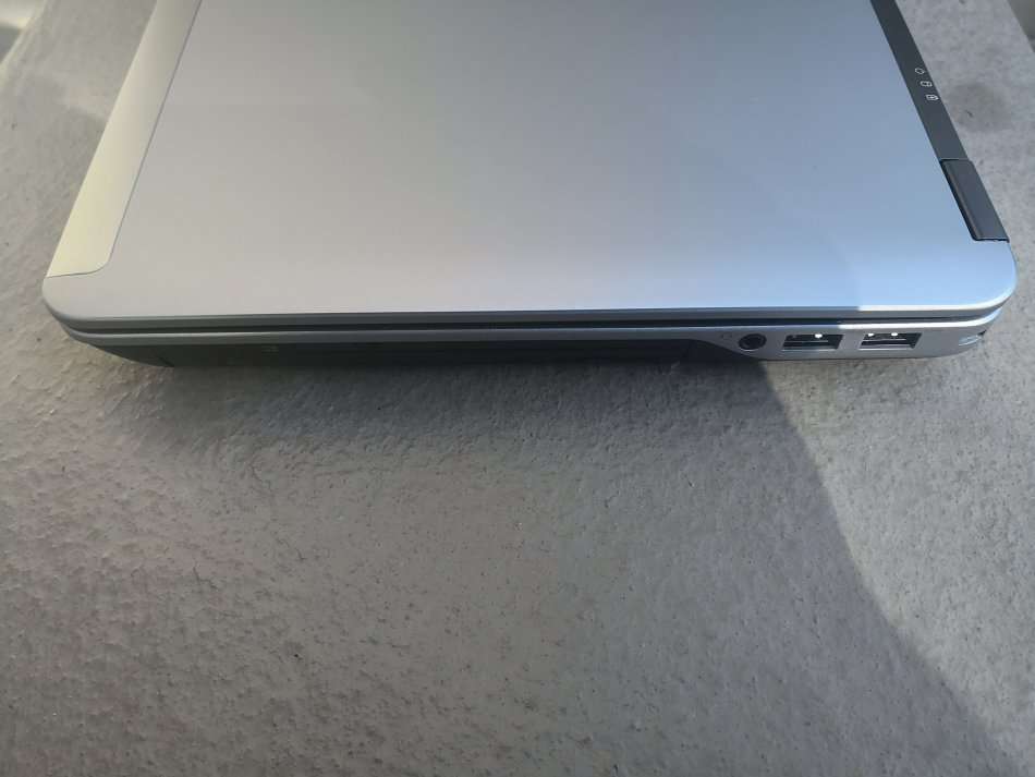 DELL LATITUDE E6440 4TH GENERATION CORE i7/14" SCREEN/ 8GB RAM/1TB HDD/2GB GRAPHICS/3G/WIN 10 PRO