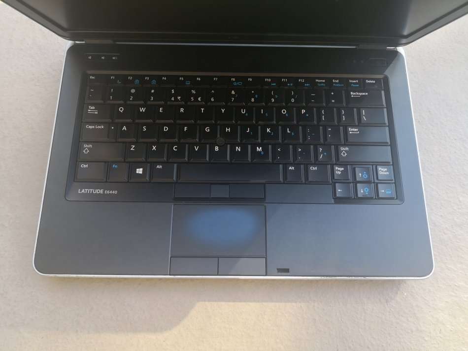 DELL LATITUDE E6440 4TH GENERATION CORE i7/14" SCREEN/ 8GB RAM/500GB SSHD/WIN 10 PRO