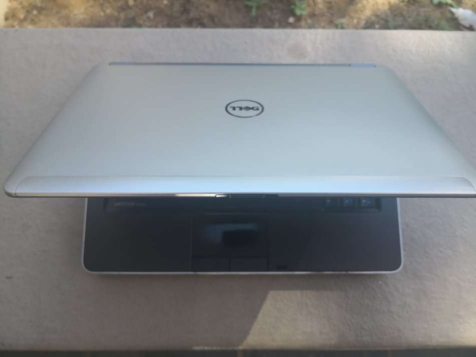 DELL LATITUDE E6440 4TH GENERATION CORE i7/14" SCREEN/ 8GB RAM/500GB SSHD/WIN 10 PRO