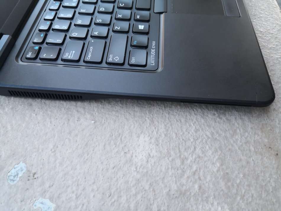 DELL LATITUDE E7450 5TH GENERATION CORE i5-5300U/14"FULL-HD SCREEN/ 4GB RAM/320GB HDD/WIN 8.1 PRO