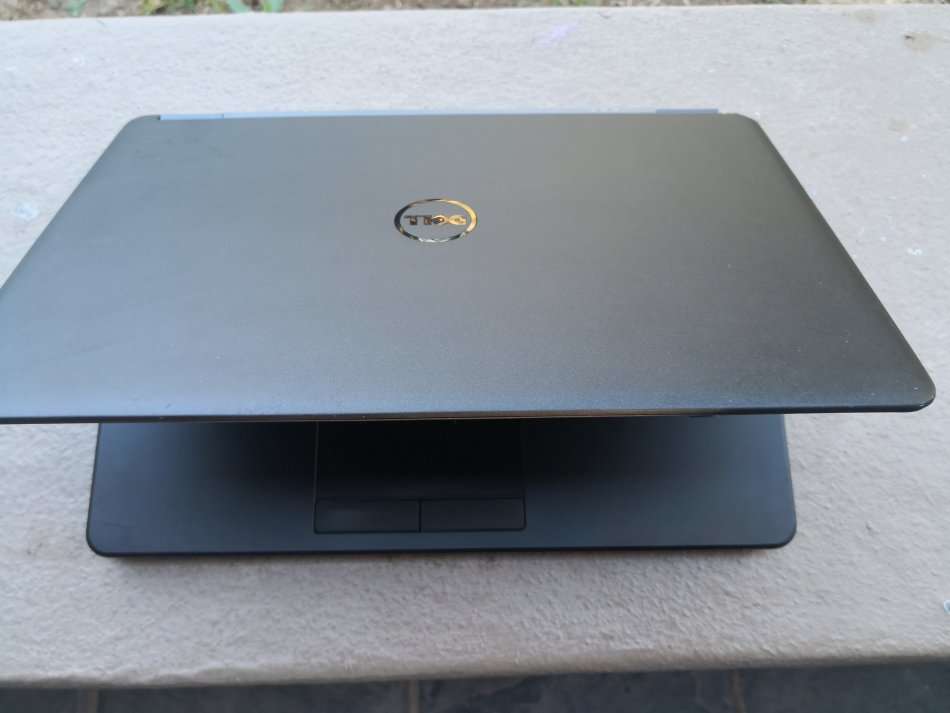 DELL LATITUDE E7450 5TH GENERATION CORE i5-5300U/14"FULL-HD SCREEN/ 4GB RAM/320GB HDD/WIN 8.1 PRO