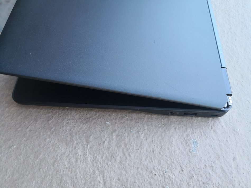 DELL LATITUDE E7450 5TH GENERATION CORE i5-5300U/14"FULL-HD SCREEN/ 4GB RAM/320GB HDD/WIN 8.1 PRO