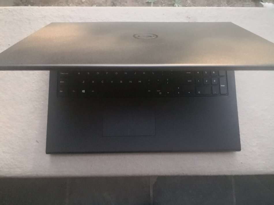 DELL INSPIRON 3542 4TH GENERATION CORE i5/15.6" SCREEN/ 8GB RAM/1TB HDD/2GB GRAPHICS/WIN 10 PRO