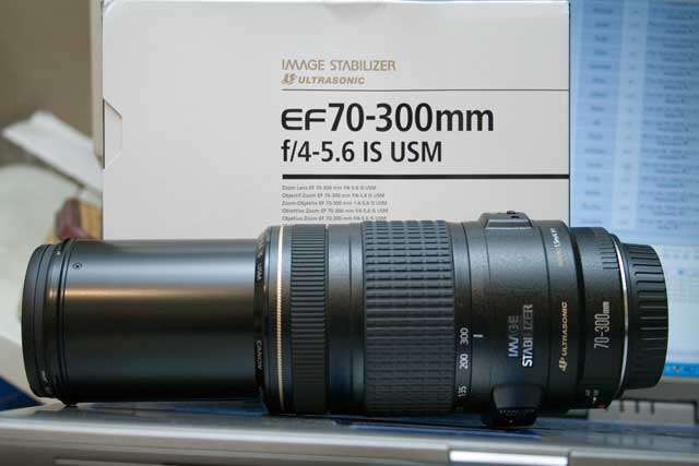 CANON ZOOM LENS EF 70-300mm 1:4-5.6 IS USM SUITABLE FOR CANON DSLR CAMERAS ONLY