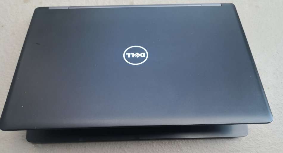 DELL LATITUDE E5580 6TH GEN CORE I5-6300U/15.6 FULL-HD" SCREEN/ 8GB RAM/500GB HDD/WINDOWS 10 PRO