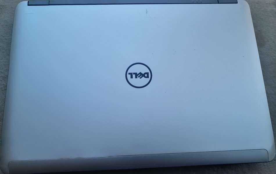 DELL LATITUDE E6440 4TH GENERATION CORE i5/14" SCREEN/ 4GB RAM/500GB HDD/WIN 10 PRO