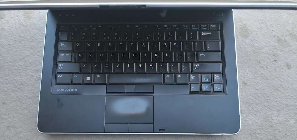 DELL LATITUDE E6440 4TH GENERATION CORE i5/14" SCREEN/ 4GB RAM/500GB HDD/WIN 10 PRO