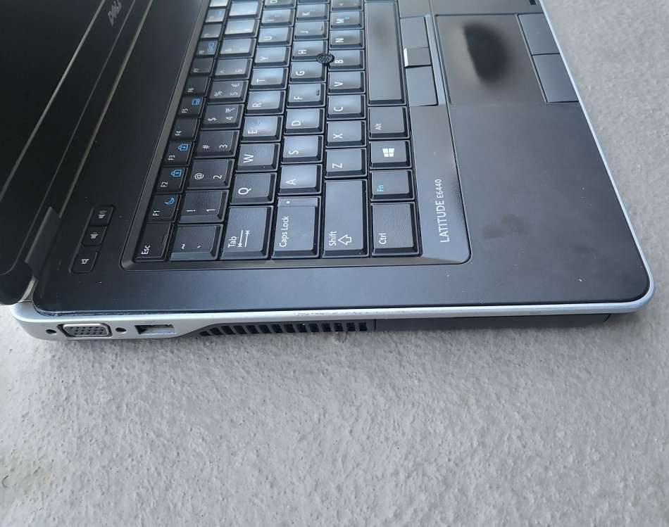 DELL LATITUDE E6440 4TH GENERATION CORE i5/14" SCREEN/ 4GB RAM/500GB HDD/WIN 10 PRO