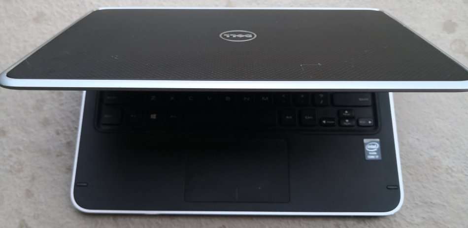 DELL XPS 12 9Q33 4TH GEN CORE I7-4500U/12" FULL-HD TOUCHSCREEN SCREEN/ 8GB RAM/128GB SSD/WINDOWS 8.1