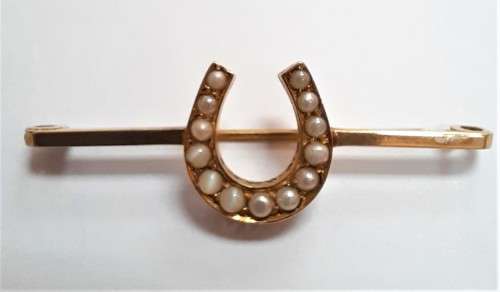 9CT YELLOW GOLD SEED PEARL HORSESHOE BROOCH