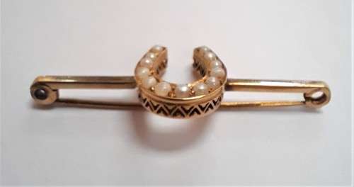 9CT YELLOW GOLD SEED PEARL HORSESHOE BROOCH