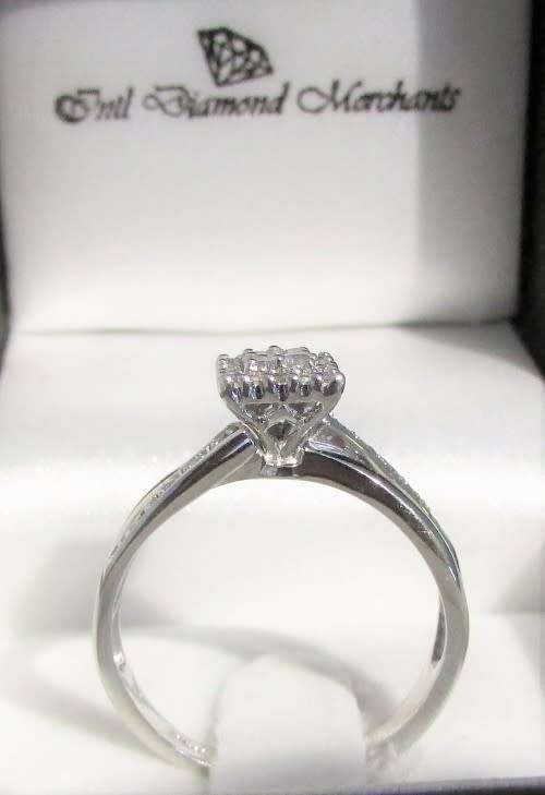 Ultra Sparkly White Gold Diamond ring valued at ( R28 528 ), with valuation certificate.
