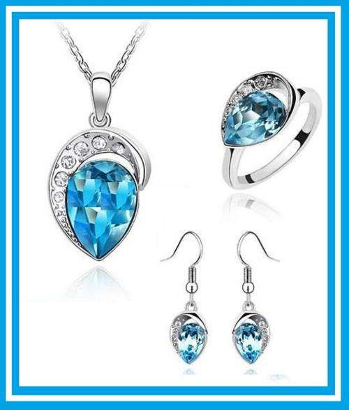 REDUCED SHIPPING***JEWELLERY SET, NECKLACE, EARRINGS AND RING WITH RHINESTONE CRYSTALS