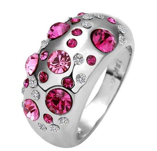 Postage only R35.00 no extra cost on additional items**WHITE GOLD PLATED RING WITH AUSTRIAN CRYSTALS