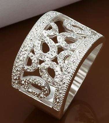 POSTAGE ONLY R35.00 ***925 STERLING SILVER FILLED RETRO DESIGN RING***