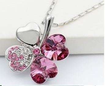 POSTAGE ONLY R35.00***SILVER FILLED 4 LEAF CLOVER NECKLACE***