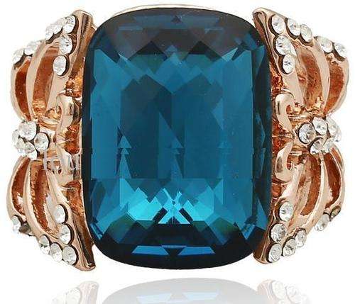 ***POSTAGE R55.00 ADDITIONAL ITEMS FREE***STUNNING ROSE GOLD PLATED CRYSTAL RING