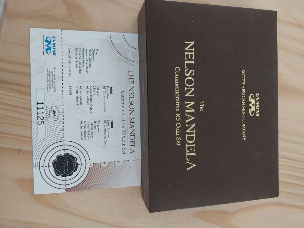 2000 and 2008 Nelson Mandela Commemorative R5 coin set