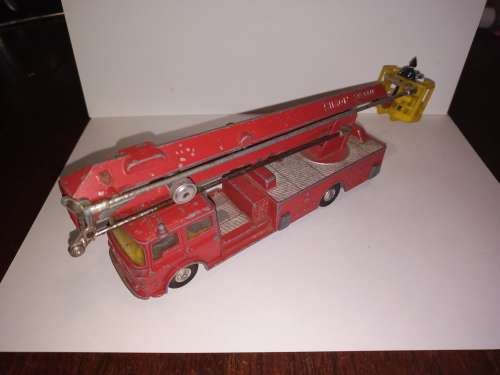 Corgi Simon snorkel fire eng