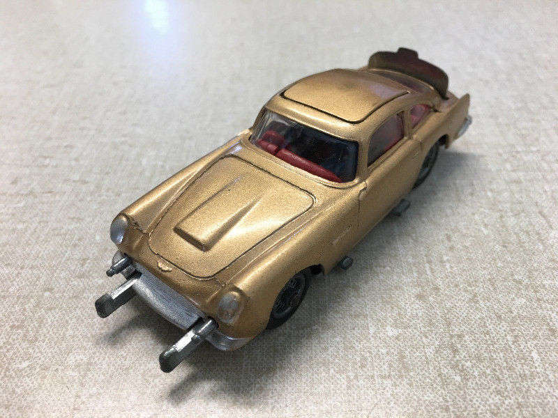 James Bond's Aston Martin D.B.5 - Corgi Toys
