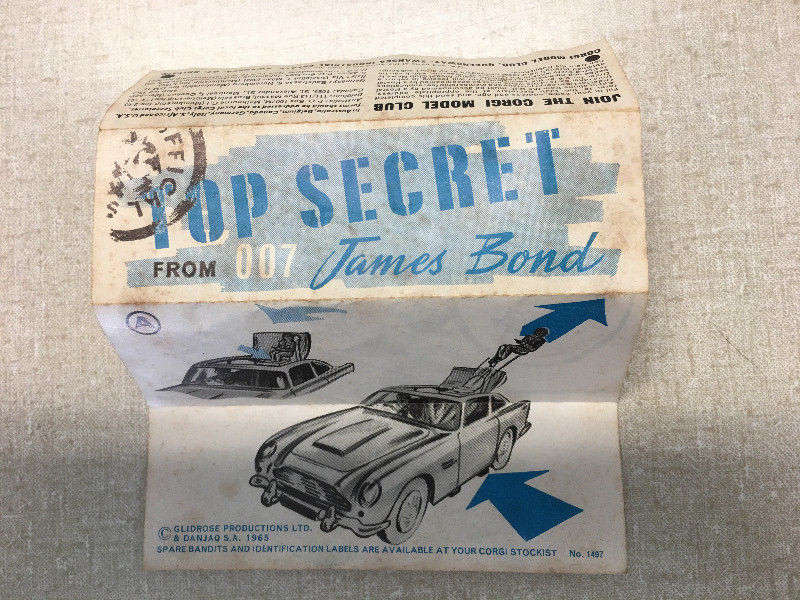 James Bond's Aston Martin D.B.5 - Corgi Toys