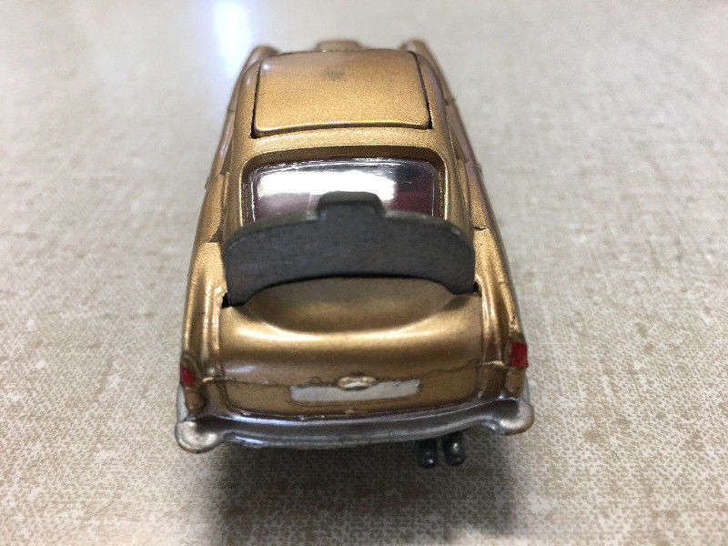 James Bond's Aston Martin D.B.5 - Corgi Toys