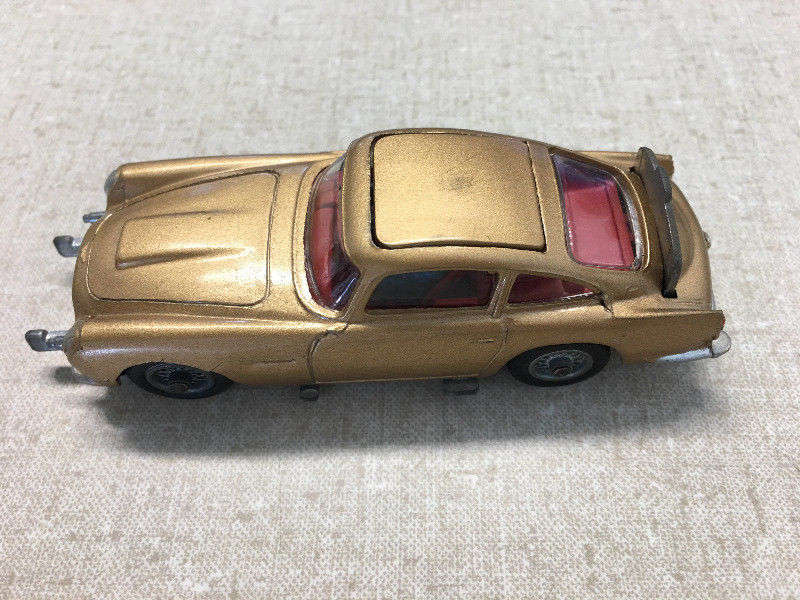 James Bond's Aston Martin D.B.5 - Corgi Toys