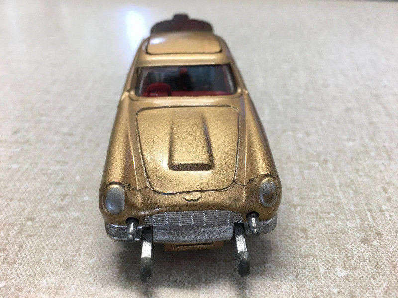 James Bond's Aston Martin D.B.5 - Corgi Toys