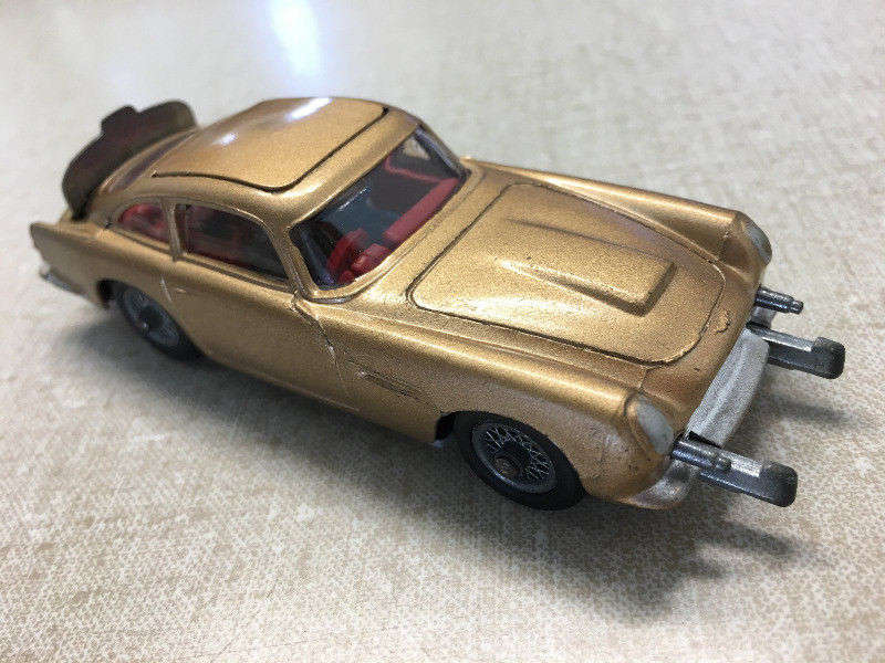 James Bond's Aston Martin D.B.5 - Corgi Toys