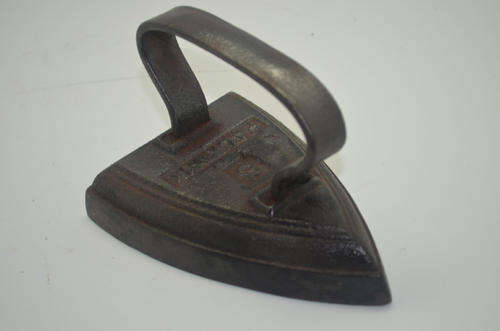Cast iron sad iron no. 5 Falkirk